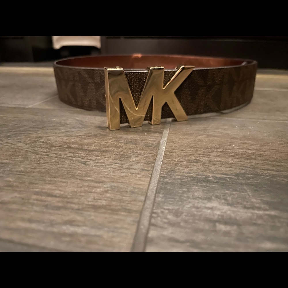 Slightly used belt Michael kors